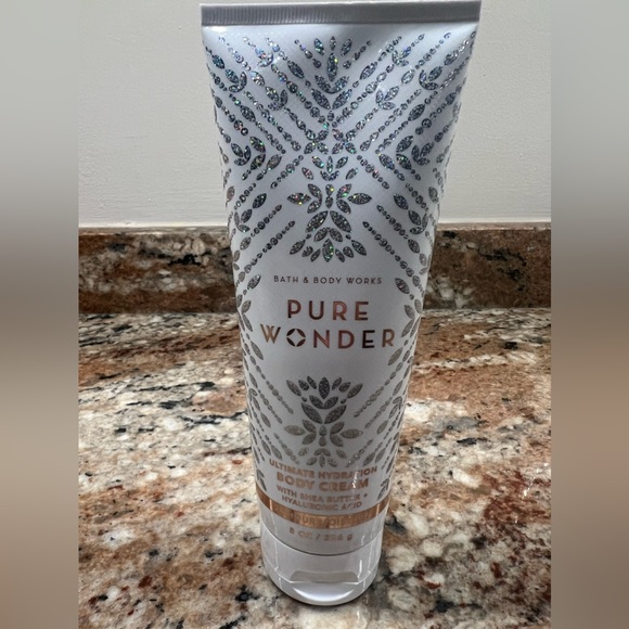 Bath and body works Pure Wonder body cream and body wash - Picture 2 of 5